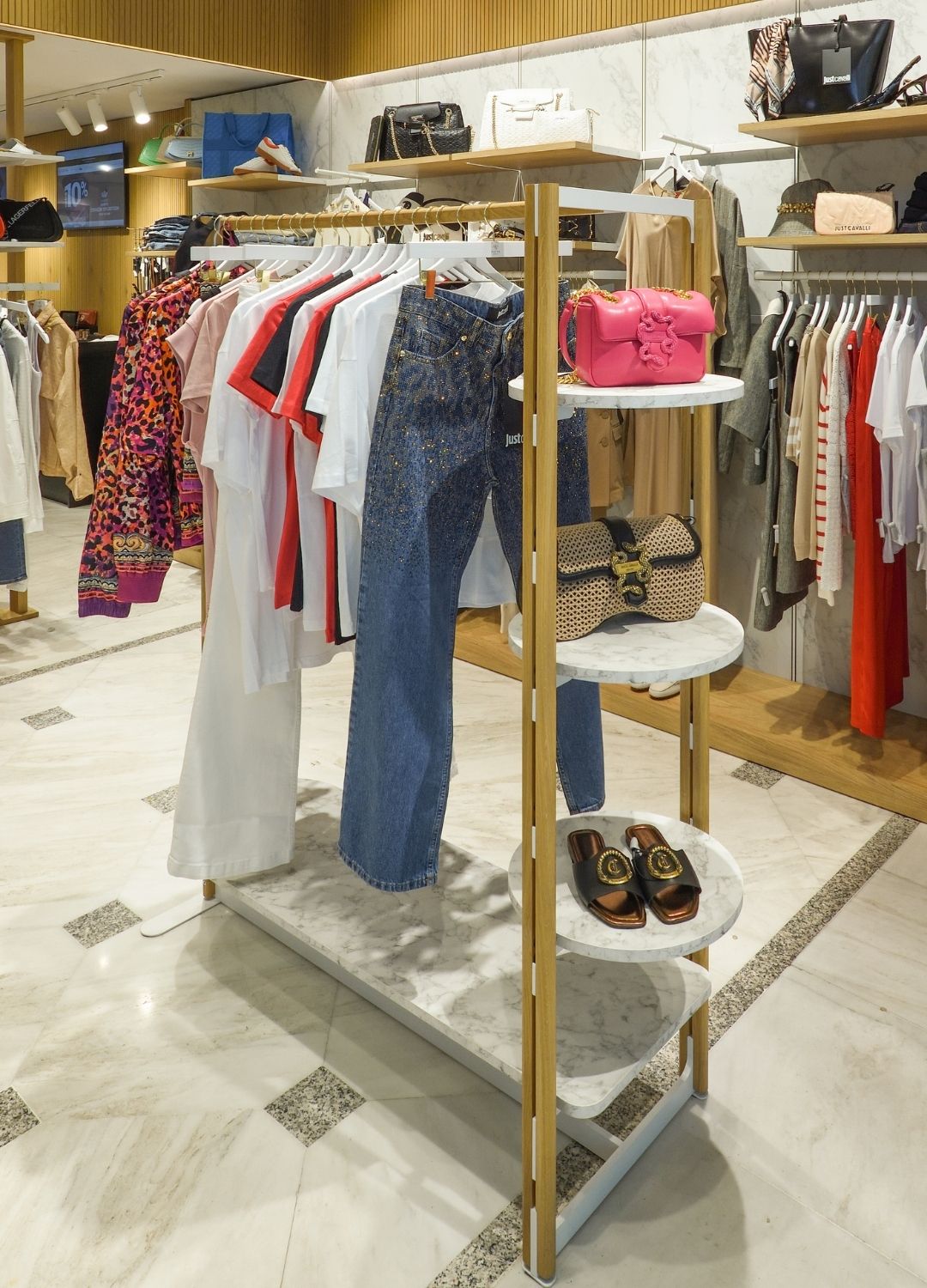 sistima-epiplosis-stand-essense-white