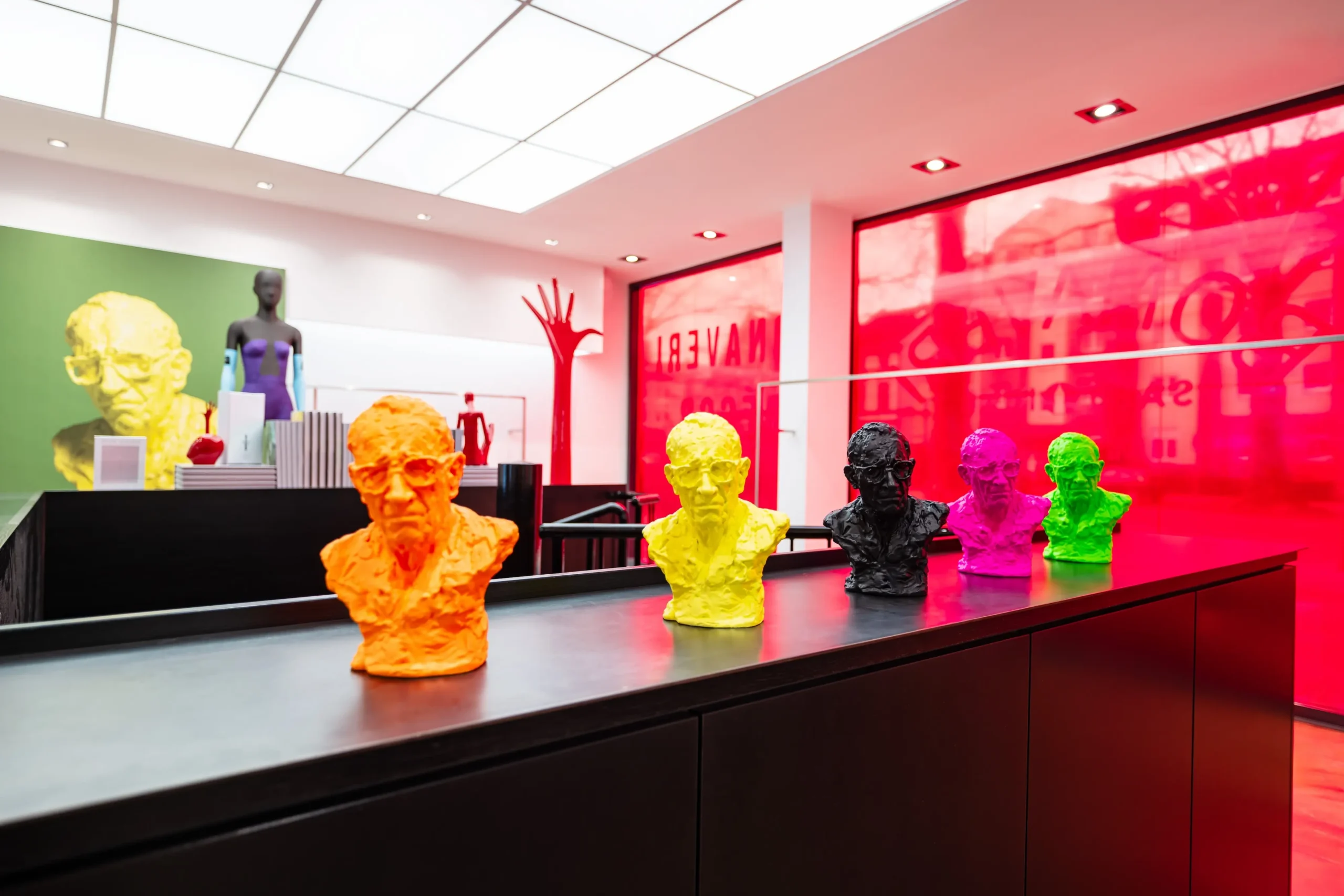 bonaveri-euroshop-2026-colourful-miniature-busts-row-scaled