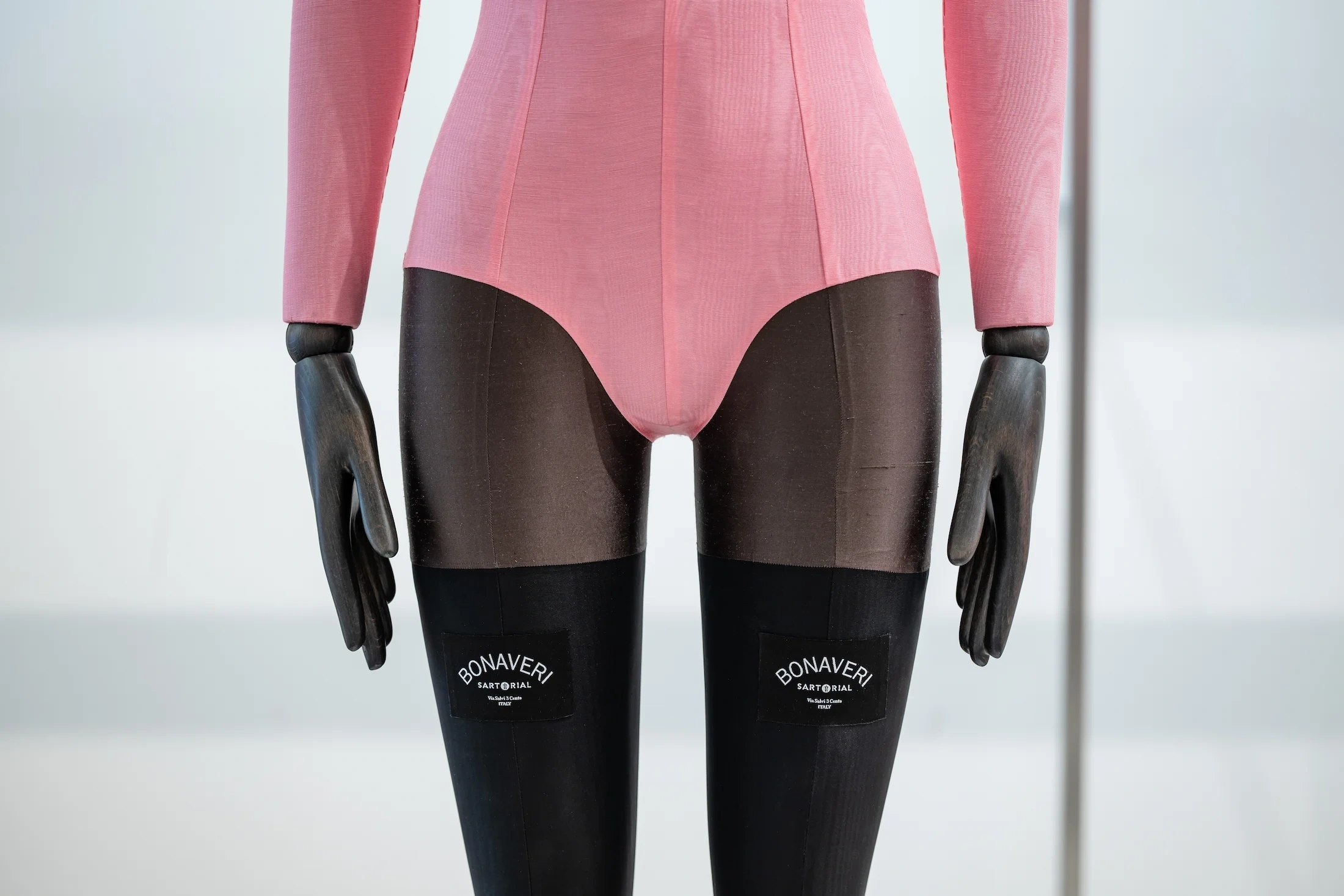 bonaveri-euroshop-2026-pink-bodysuit-mannequin-branding-detail