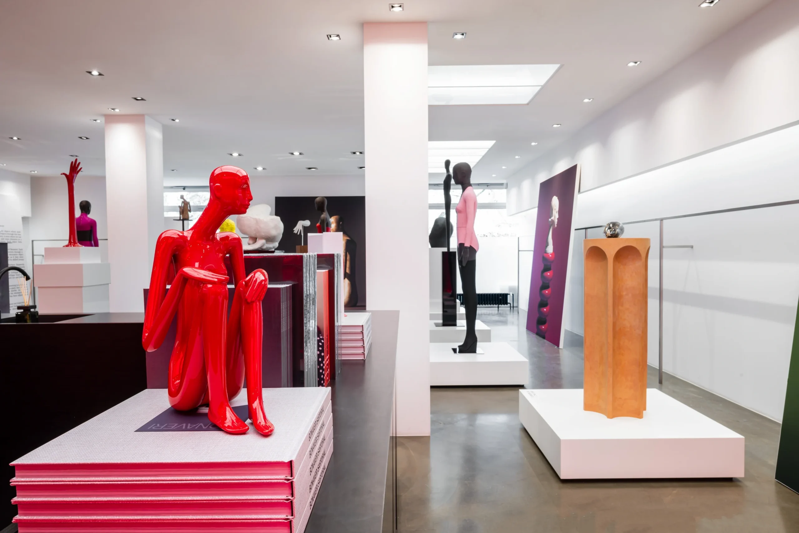 bonaveri-euroshop-2026-red-mannequin-with-archway-podium-scaled